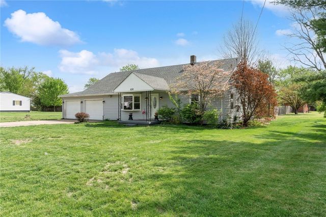 626 W Crescent Lane, Franklin, OH 45005