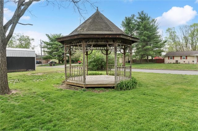 626 W Crescent Lane, Franklin, OH 45005