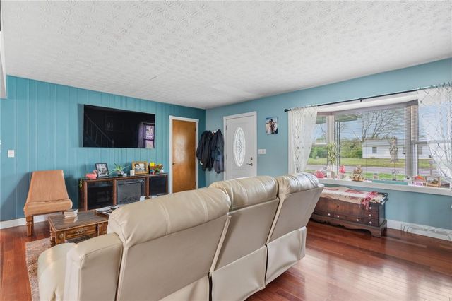 626 W Crescent Lane, Franklin, OH 45005