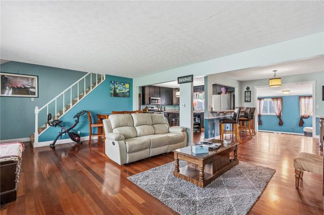 626 W Crescent Lane, Franklin, OH 45005