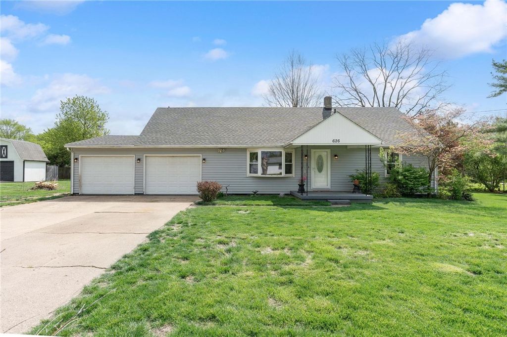 626 W Crescent Lane, Franklin, OH 45005