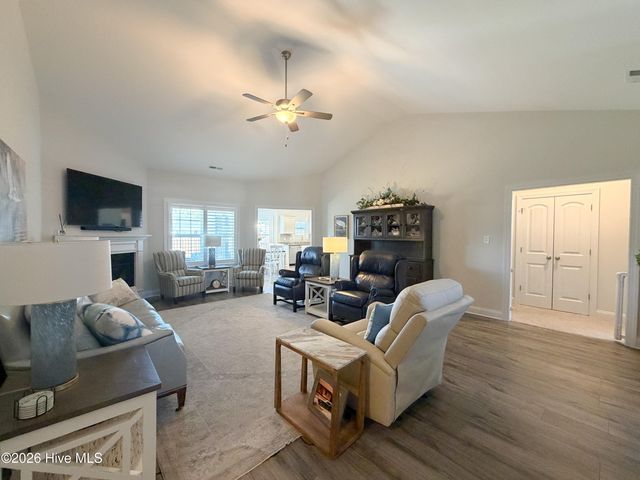 466 Pebble Shore Drive, Sneads Ferry, NC 28460