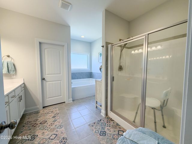 466 Pebble Shore Drive, Sneads Ferry, NC 28460