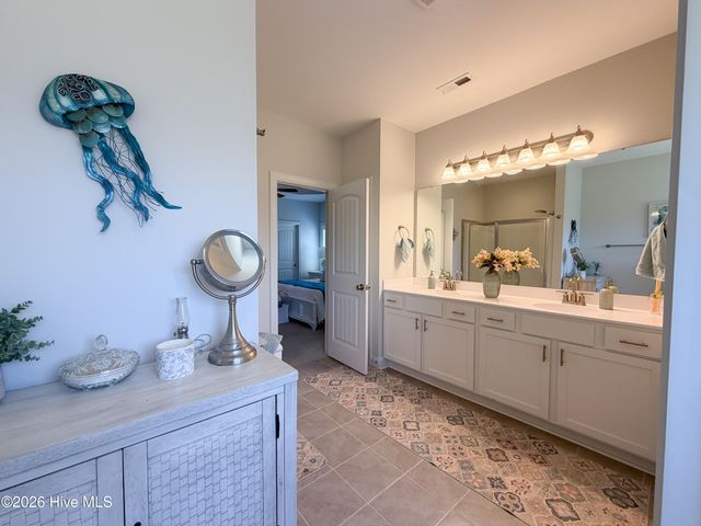 466 Pebble Shore Drive, Sneads Ferry, NC 28460