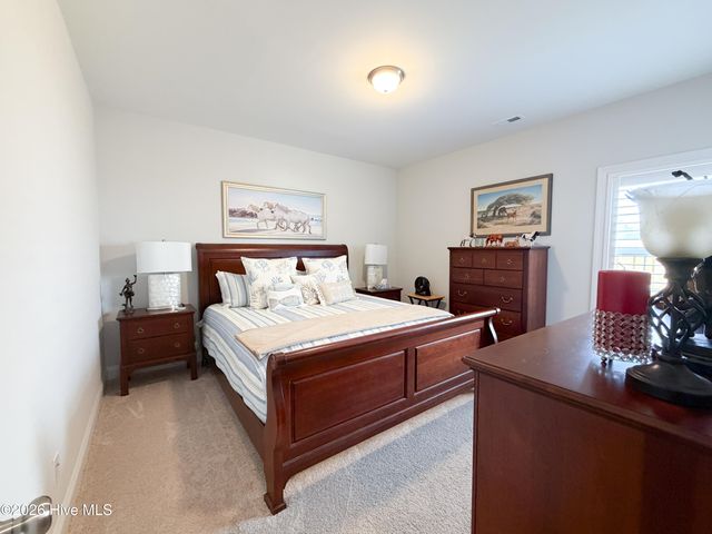 466 Pebble Shore Drive, Sneads Ferry, NC 28460
