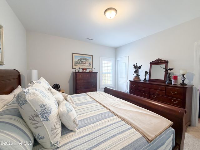 466 Pebble Shore Drive, Sneads Ferry, NC 28460