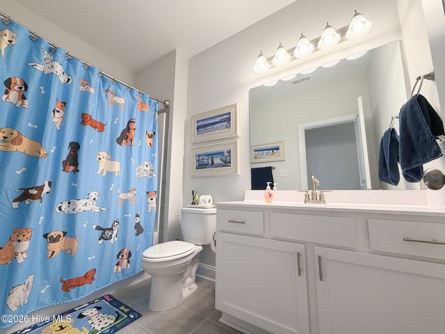 466 Pebble Shore Drive, Sneads Ferry, NC 28460