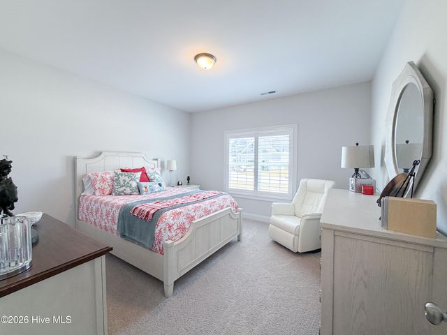 466 Pebble Shore Drive, Sneads Ferry, NC 28460