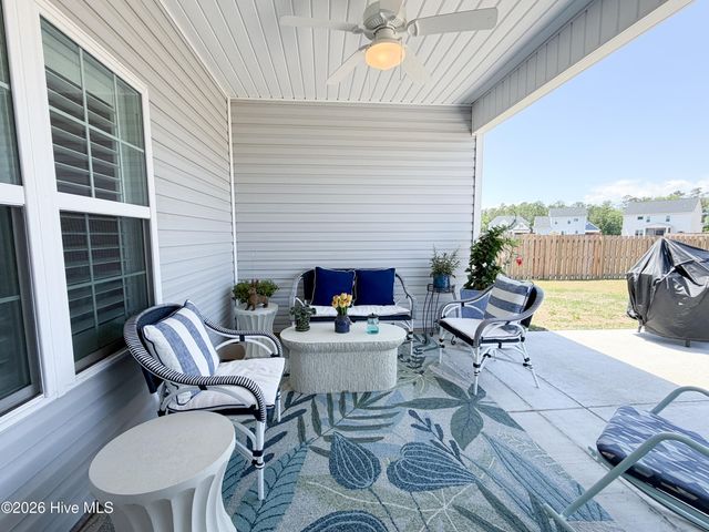 466 Pebble Shore Drive, Sneads Ferry, NC 28460