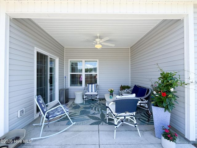 466 Pebble Shore Drive, Sneads Ferry, NC 28460