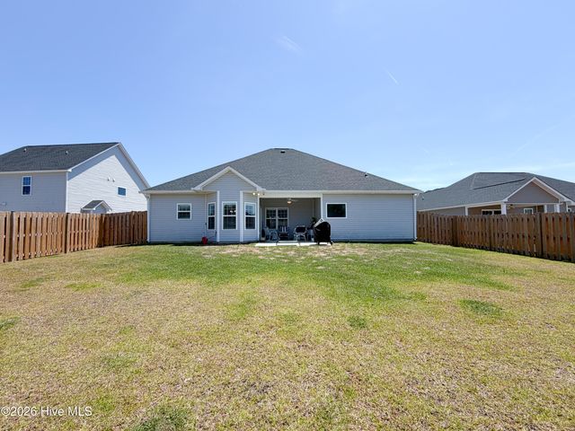 466 Pebble Shore Drive, Sneads Ferry, NC 28460
