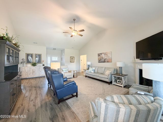 466 Pebble Shore Drive, Sneads Ferry, NC 28460