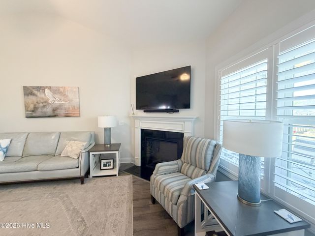 466 Pebble Shore Drive, Sneads Ferry, NC 28460