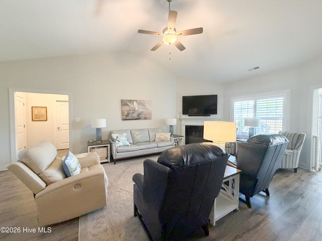 466 Pebble Shore Drive, Sneads Ferry, NC 28460