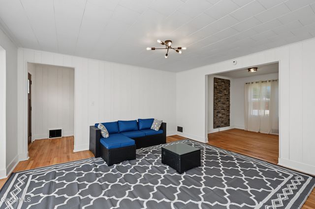 335 Hampton Avenue, East Greenbush, NY 12144