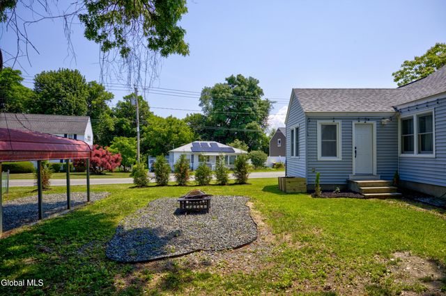 335 Hampton Avenue, East Greenbush, NY 12144