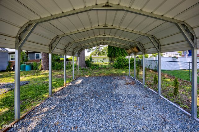 335 Hampton Avenue, East Greenbush, NY 12144
