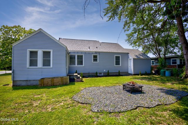 335 Hampton Avenue, East Greenbush, NY 12144