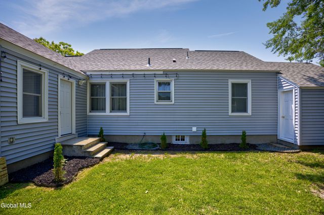 335 Hampton Avenue, East Greenbush, NY 12144