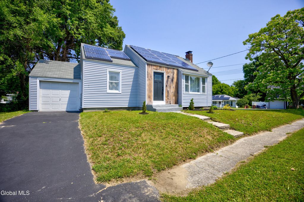 335 Hampton Avenue, East Greenbush, NY 12144