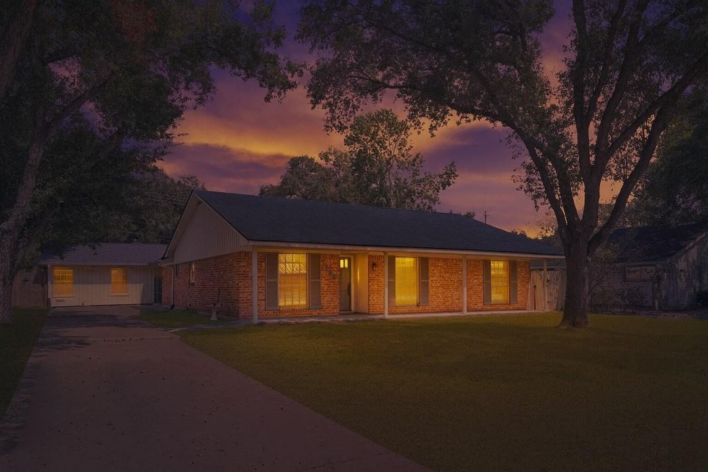 1109 Frances Drive, Rosenberg, TX 77471