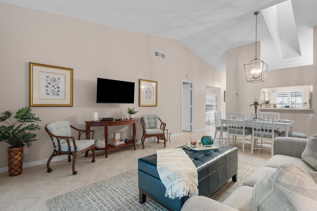 1544 SW Silver Pine Way 104f, Palm City, FL 34990
