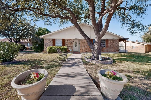 2026 Wildrose Court, Carrollton, TX 75007