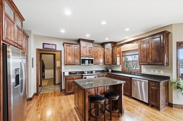 10827 Jersey Drive N, Brooklyn Park, MN 55445