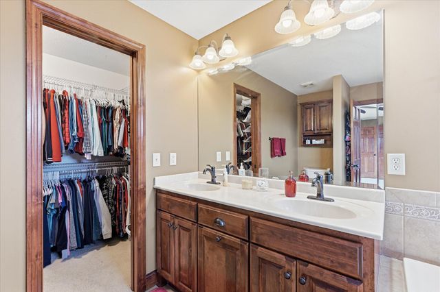 10827 Jersey Drive N, Brooklyn Park, MN 55445