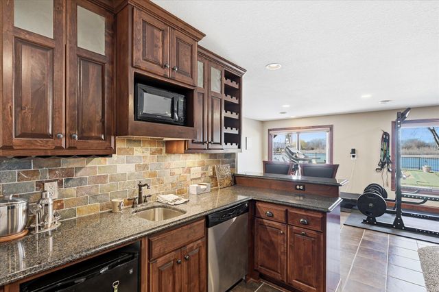 10827 Jersey Drive N, Brooklyn Park, MN 55445