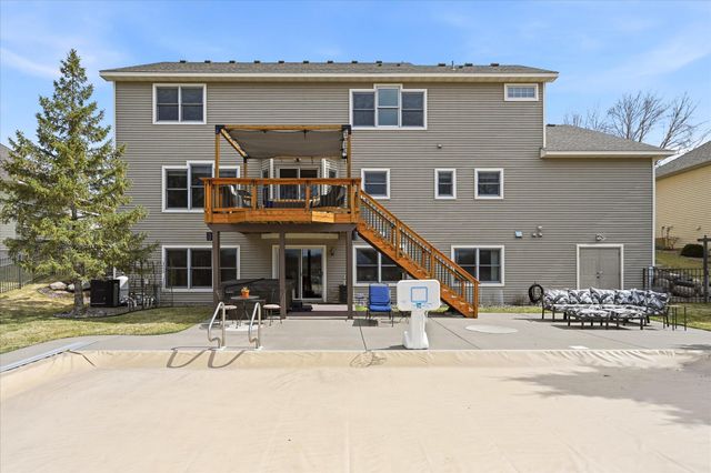 10827 Jersey Drive N, Brooklyn Park, MN 55445