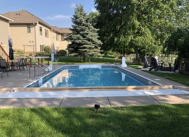 10827 Jersey Drive N, Brooklyn Park, MN 55445