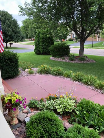 10827 Jersey Drive N, Brooklyn Park, MN 55445