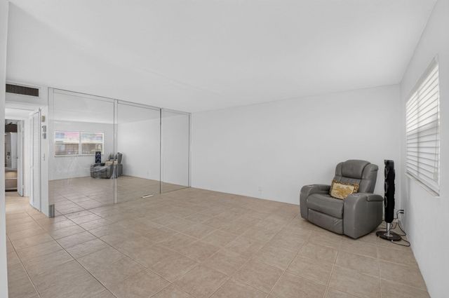 65 Saxony B, Delray Beach, FL 33446