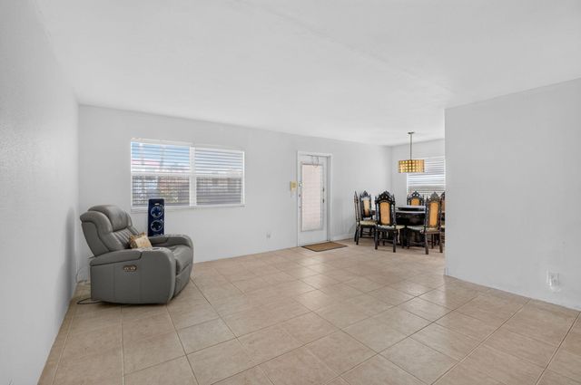 65 Saxony B, Delray Beach, FL 33446