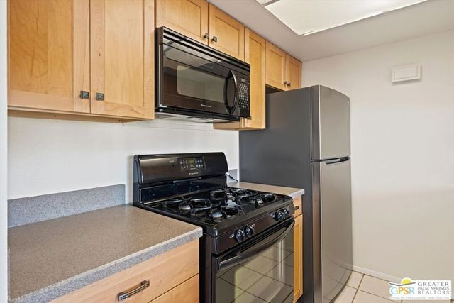 1552 S Camino Real 330, Palm Springs, CA 92264