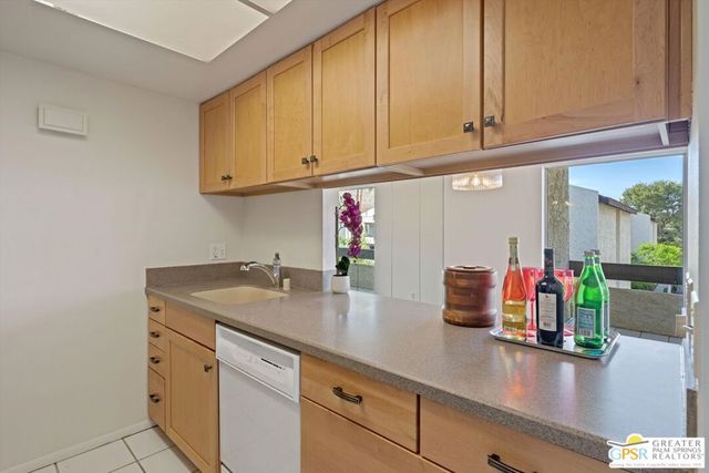 1552 S Camino Real 330, Palm Springs, CA 92264