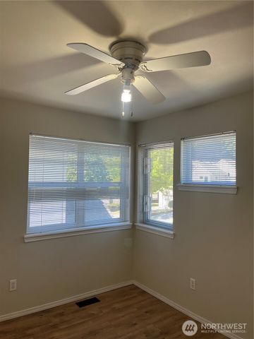 5718 S Grove Drive, Mukilteo, WA 98275