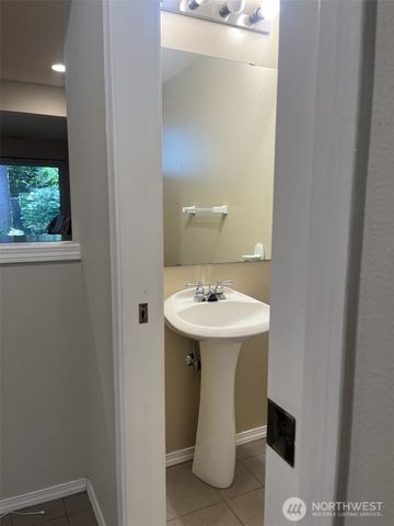 5718 S Grove Drive, Mukilteo, WA 98275