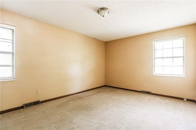 1008 SW Pinto Lane, Blue Springs, MO 64015