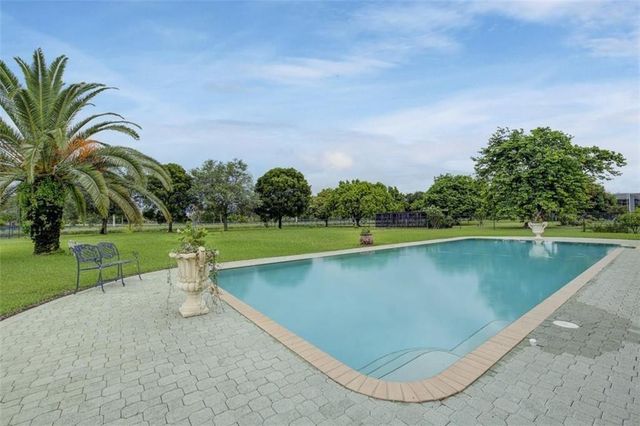 4053 SW 141st Avenue, Davie, FL 33330