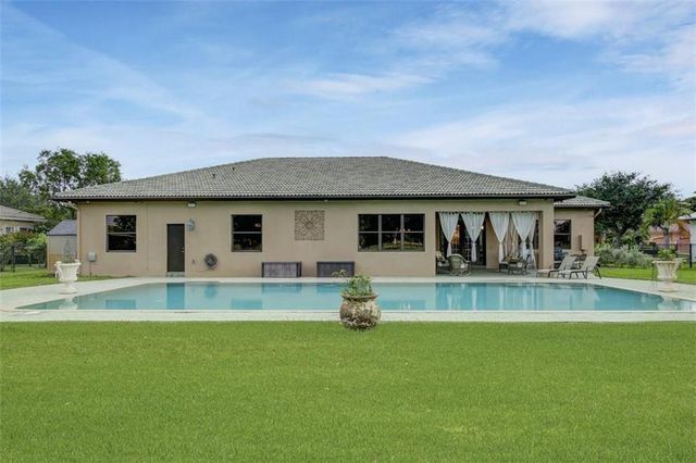 4053 SW 141st Avenue, Davie, FL 33330