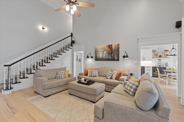 350 Pecan Creek Drive, Henderson, TX 75654