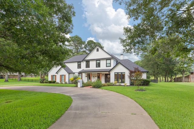 350 Pecan Creek Drive, Henderson, TX 75654