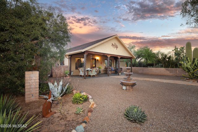 8915 N Hopdown Avenue, Tucson, AZ 85742