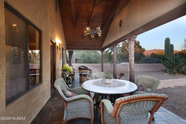8915 N Hopdown Avenue, Tucson, AZ 85742