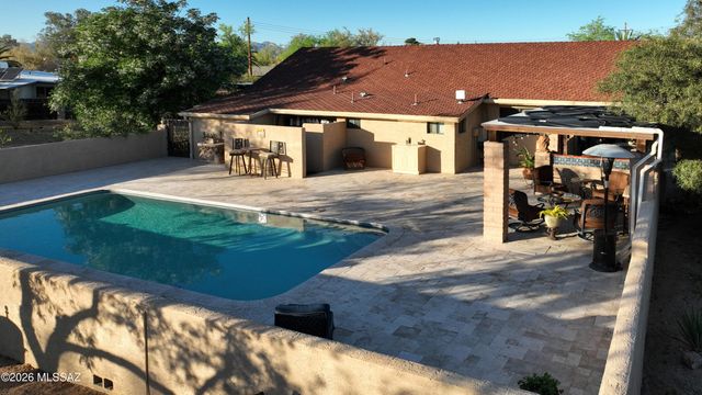 8915 N Hopdown Avenue, Tucson, AZ 85742