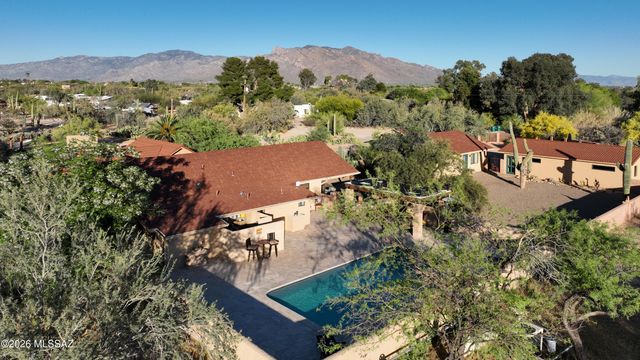 8915 N Hopdown Avenue, Tucson, AZ 85742