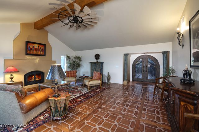 8915 N Hopdown Avenue, Tucson, AZ 85742
