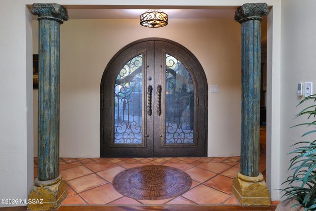 8915 N Hopdown Avenue, Tucson, AZ 85742